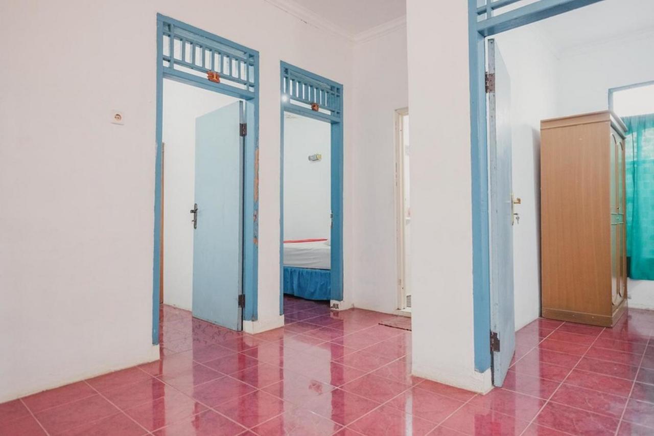 Reddoorz Near Pantai Florida Anyer Hotell Serang Exteriör bild