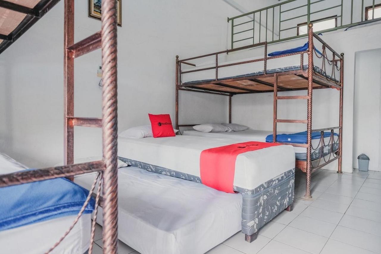Reddoorz Near Pantai Florida Anyer Hotell Serang Exteriör bild