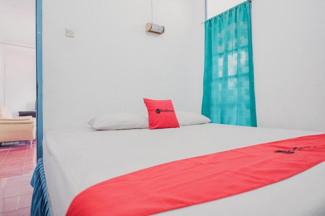 Reddoorz Near Pantai Florida Anyer Hotell Serang Exteriör bild